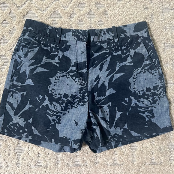Gap tailored shorts sz 2 EUC - Picture 1 of 3